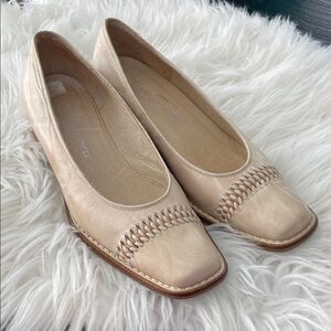 Vintage Roberto Capucci Shoes Leather Designer Shoes Size 6B Cream brown Color